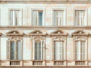 Elegance of Clásico Windows