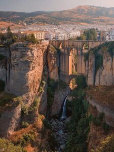 Ciudad Romántica en el Acantilado