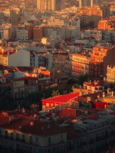 Siluetas de la ciudad al atardecer