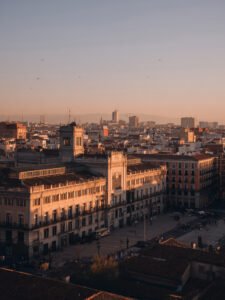 Sinfonía de la Ciudad al Atardecer en Madrid